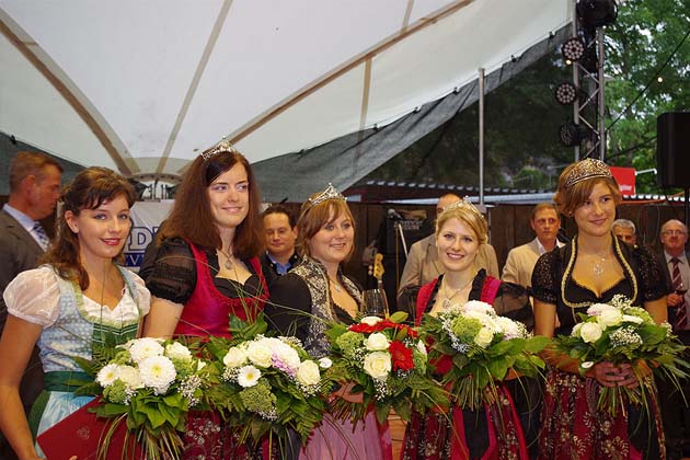 Zu den Höhepunkten des Weinfest Kaiserstuhl und Tuniberg in Breisach am Rhein gehört auch die Krönung der Weinprinzessin